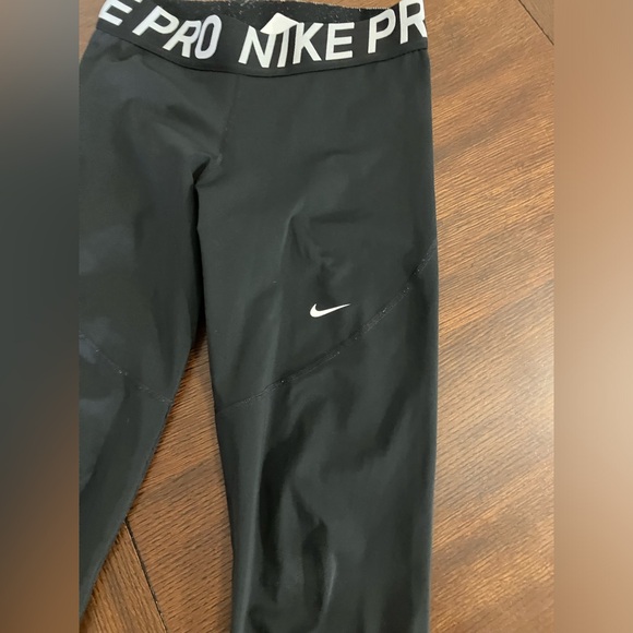 Pro Women’s Mid-Rise Mesh-Paneled Leggings - Picture 6 of 7